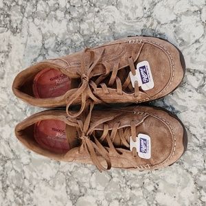 Skechers Relaxed fit leather comfort shoes 7.5